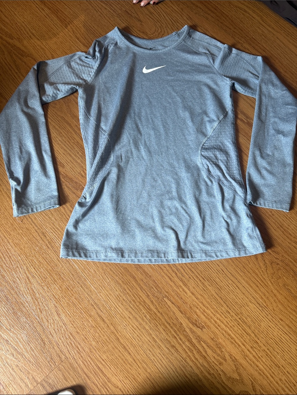 Nike Youth XL Light Gray Long Sleeve Performance Top with White Swoosh